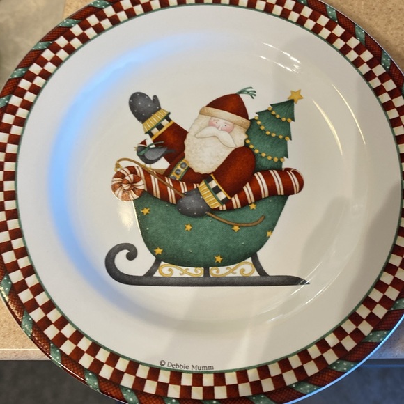Vintage Christmas set of 4 Debbie Mum salad/dessert plates. Like new D/W M/W saf - Picture 3 of 5